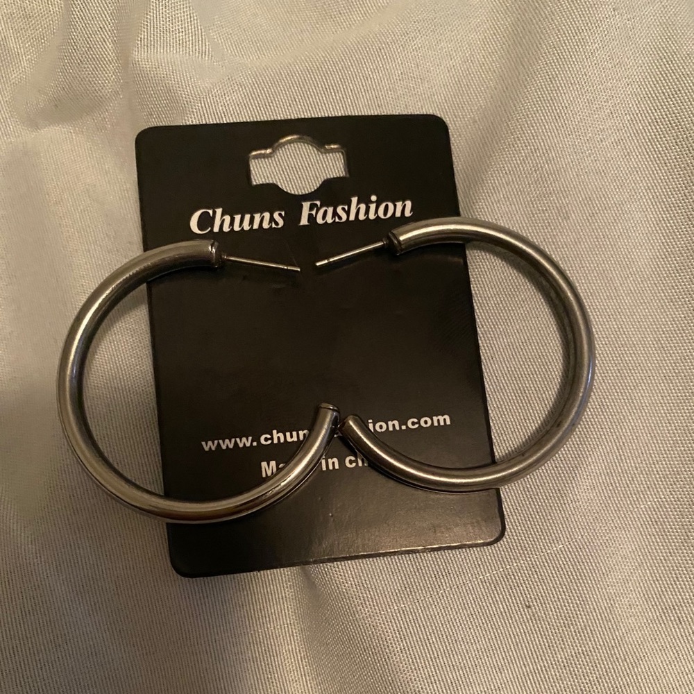 Chuns fashion earrings